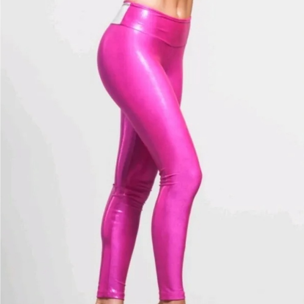 SUKISHUFU Metallic Pink Leather Back Leggings Size L